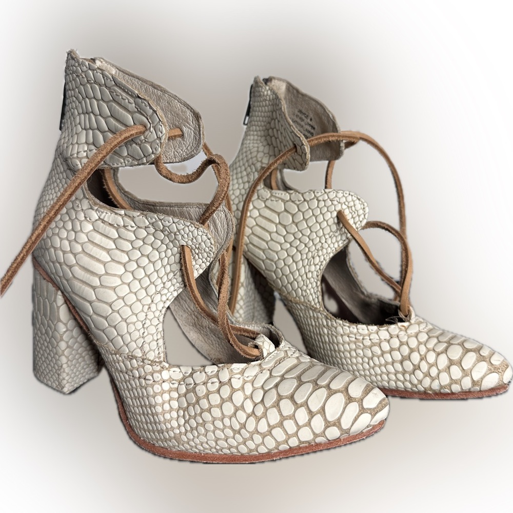 Freebird - Joyce size 6